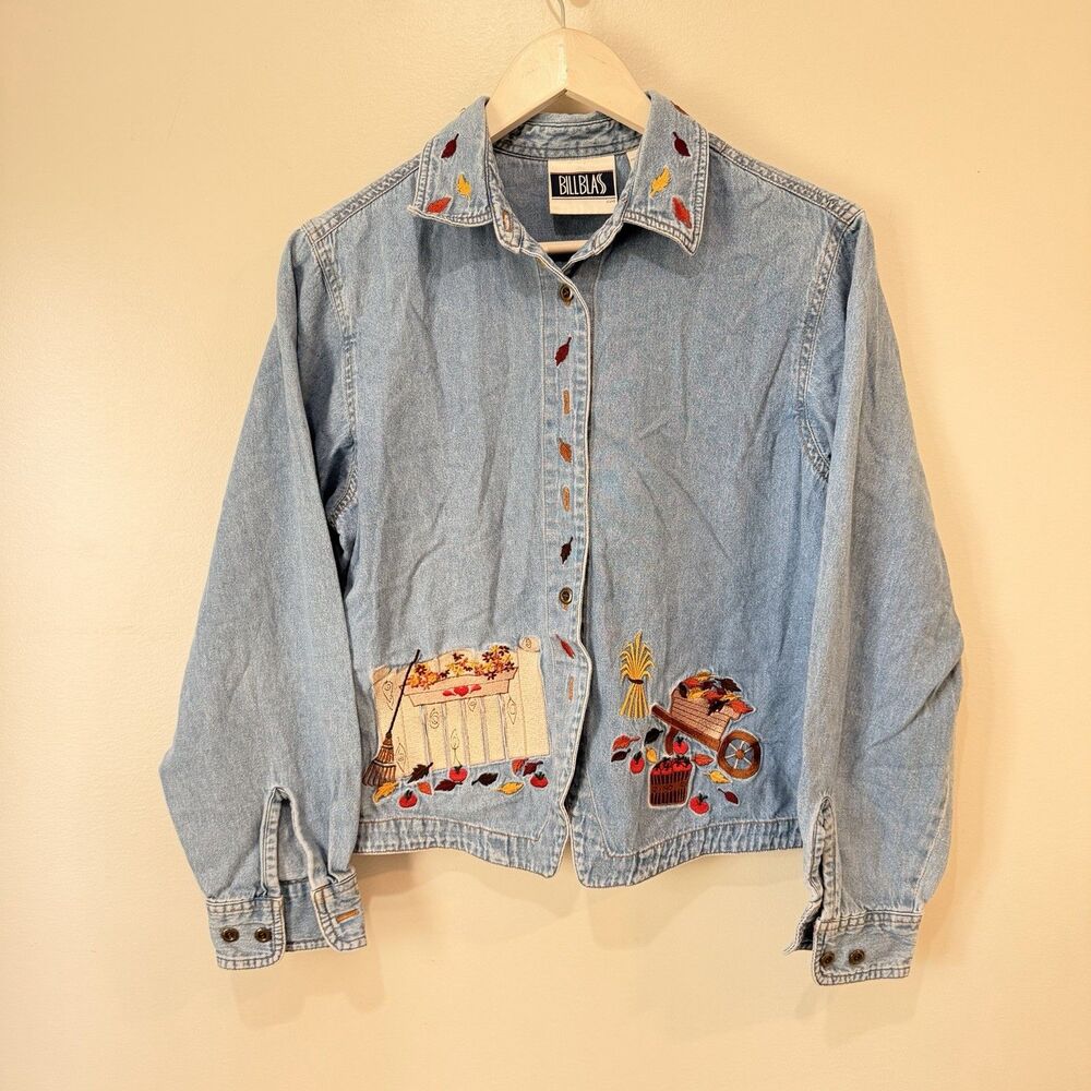 Bill Blass VTG. Fall Cottage Core Embroidered Denim Button LS Shirt SZ. Med.